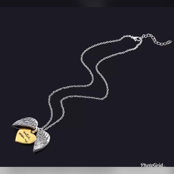 Angel Wings Heart Necklace Can Open Carving - Picture 8 of 9